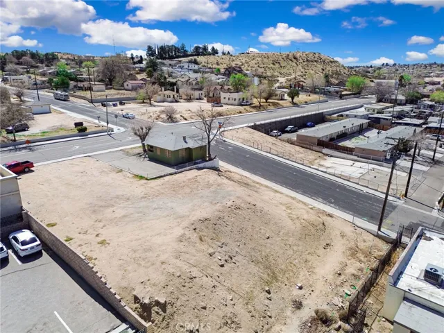 15604 Hesperia Road, Victorville, California 92395