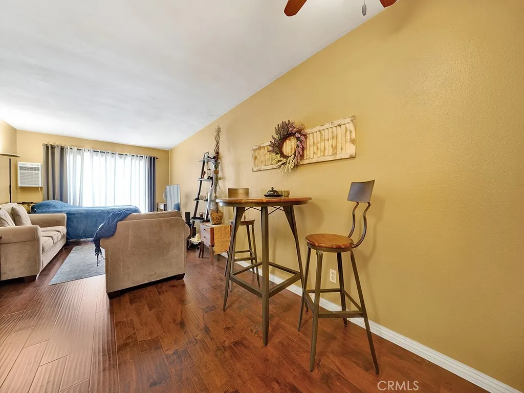 5585 E Pacific Coast 152, Long Beach, California 90804 home-pic-9