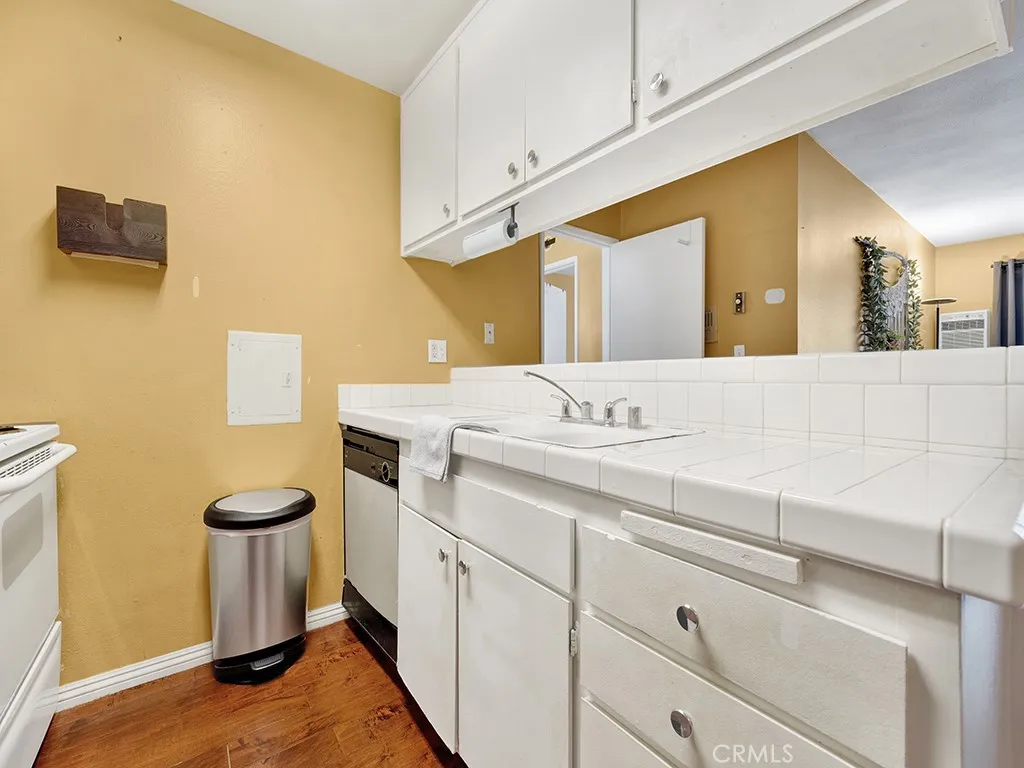 5585 E Pacific Coast 152, Long Beach, California 90804 home-pic-14