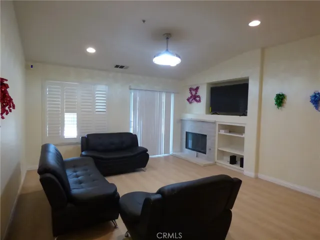 6055 Medinah Street, Fontana, California 92336