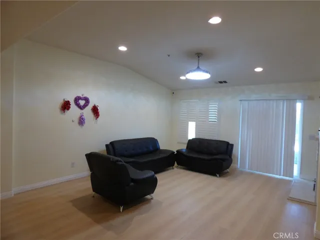 6055 Medinah Street, Fontana, California 92336