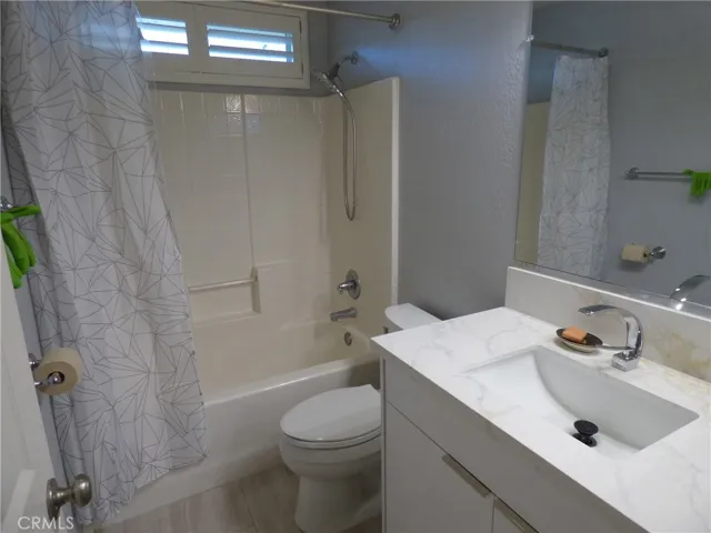 6055 Medinah Street, Fontana, California 92336