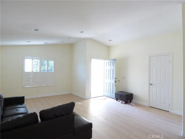 6055 Medinah Street, Fontana, California 92336