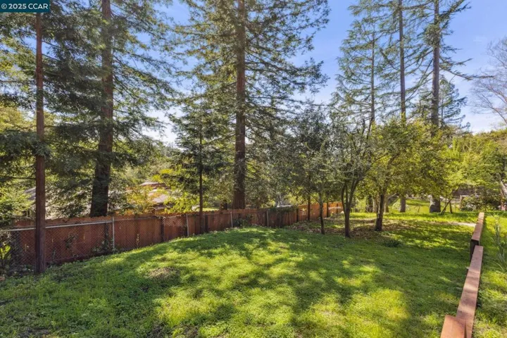 34 Las Palomas, Orinda, California 94563