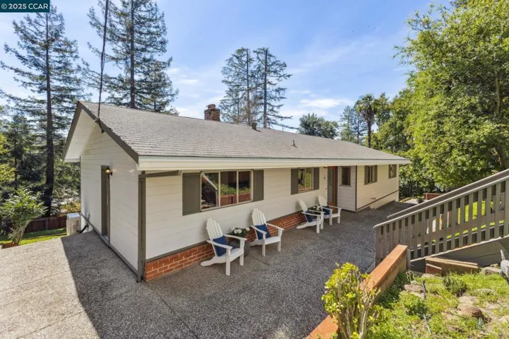 34 Las Palomas, Orinda, California 94563