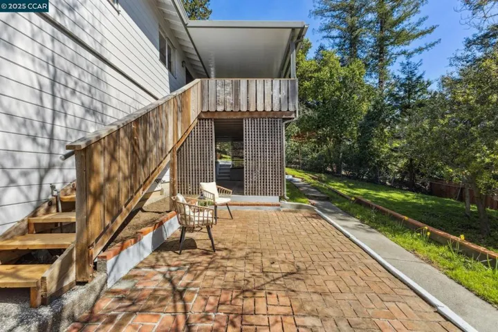 34 Las Palomas, Orinda, California 94563