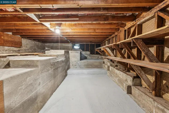 34 Las Palomas, Orinda, California 94563