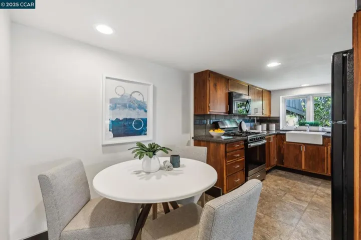 34 Las Palomas, Orinda, California 94563