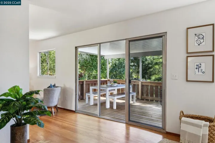 34 Las Palomas, Orinda, California 94563
