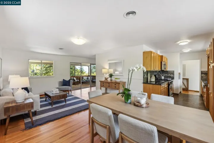 34 Las Palomas, Orinda, California 94563