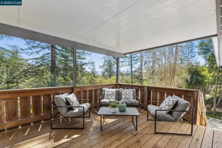 34 Las Palomas, Orinda, California 94563
