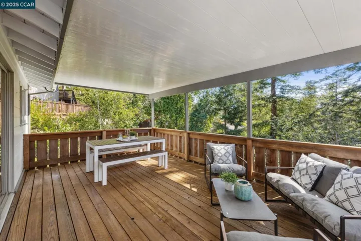 34 Las Palomas, Orinda, California 94563