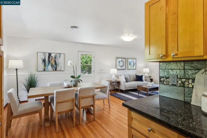 34 Las Palomas, Orinda, California 94563