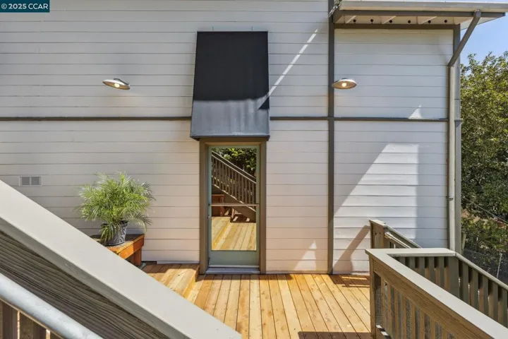 34 Las Palomas, Orinda, California 94563