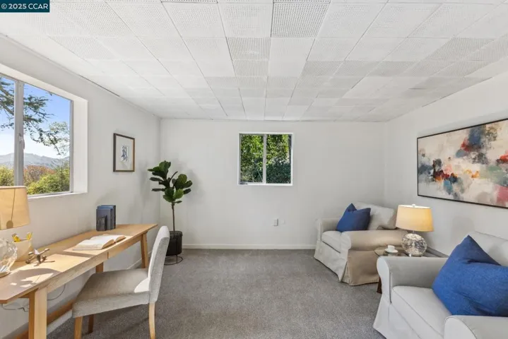 34 Las Palomas, Orinda, California 94563