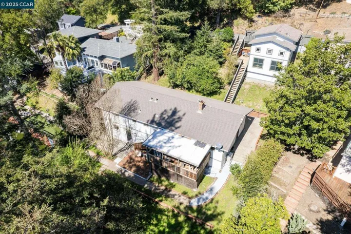 34 Las Palomas, Orinda, California 94563