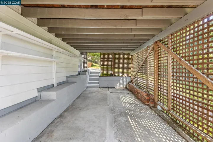 34 Las Palomas, Orinda, California 94563