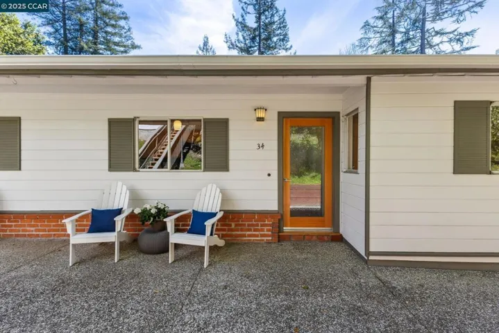 34 Las Palomas, Orinda, California 94563