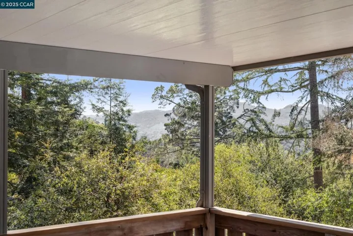 34 Las Palomas, Orinda, California 94563