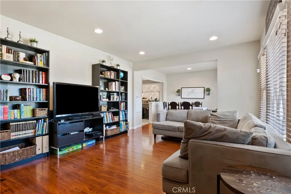 16828 Margate Street, Encino, California 91436 home-pic-5