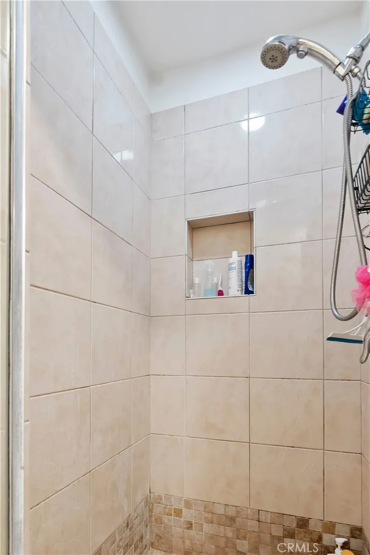 16828 Margate Street, Encino, California 91436 home-pic-25