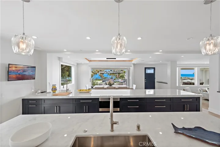 450 Cliff Drive, Laguna Beach, California 92651