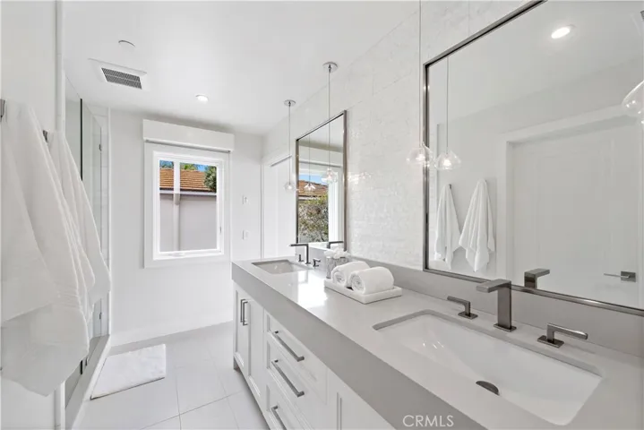 450 Cliff Drive, Laguna Beach, California 92651