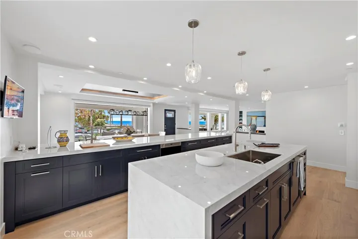 450 Cliff Drive, Laguna Beach, California 92651