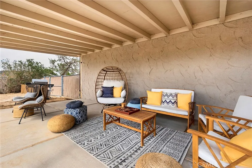 7090 Emerson Avenue, Yucca Valley, California 92284 home-pic-46