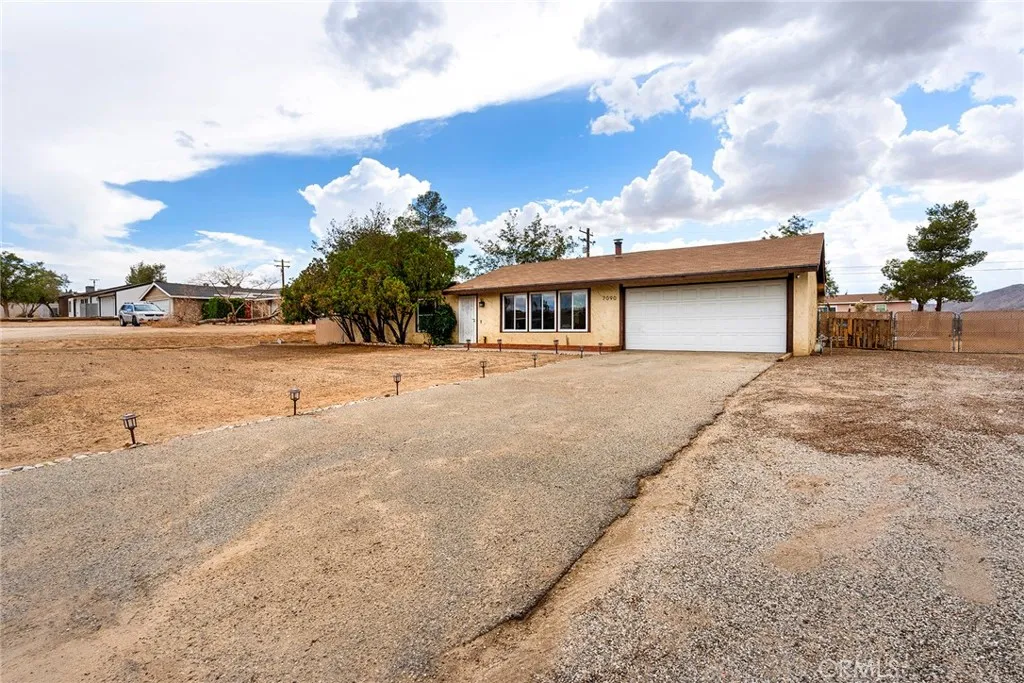 7090 Emerson Avenue, Yucca Valley, California 92284 home-pic-55