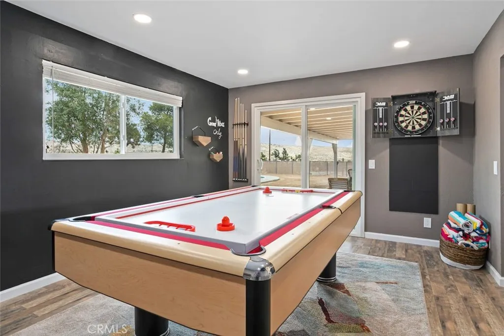 7090 Emerson Avenue, Yucca Valley, California 92284 home-pic-24