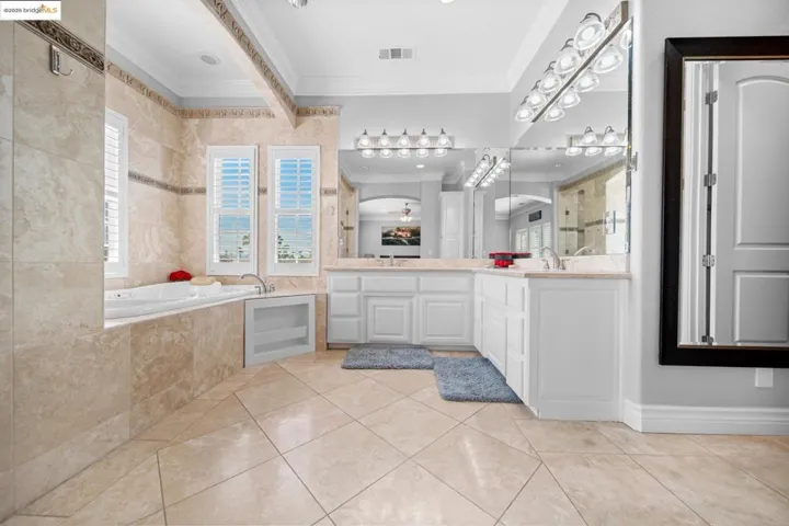 5577 Edgeview Dr, Discovery Bay, California 94505