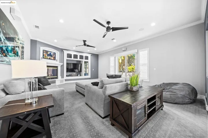 5577 Edgeview Dr, Discovery Bay, California 94505