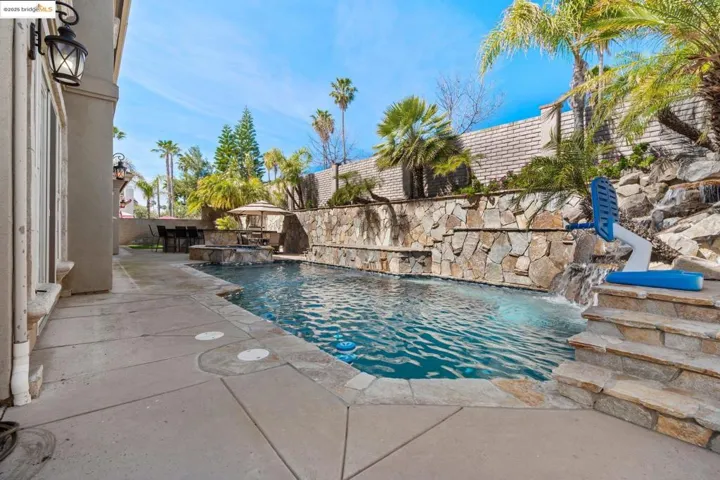 5577 Edgeview Dr, Discovery Bay, California 94505