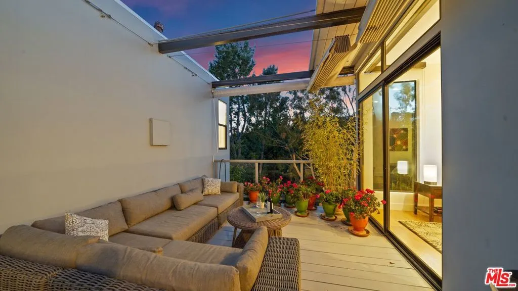 2461 Crest View Drive, Los Angeles, California 90046 home-pic-4