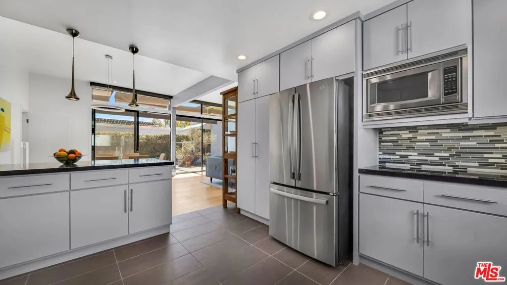 2461 Crest View Drive, Los Angeles, California 90046 home-pic-16