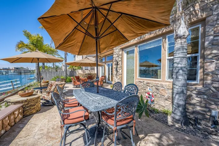1566 Twin Tides Place, Oxnard, California 93035