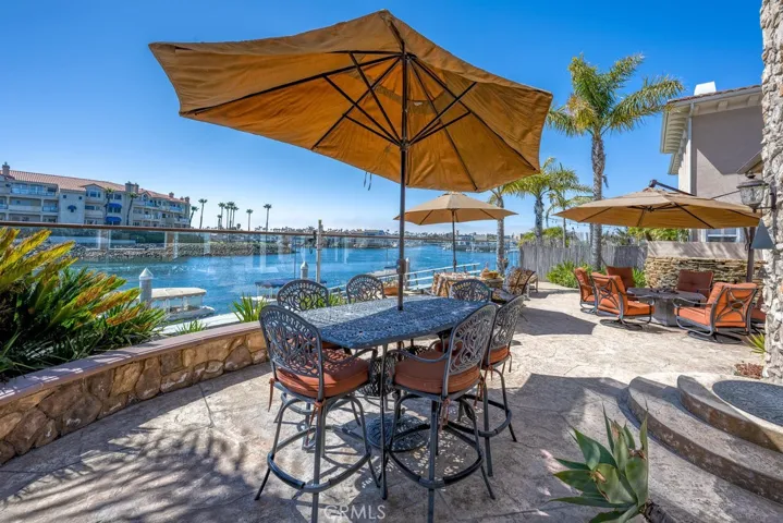 1566 Twin Tides Place, Oxnard, California 93035