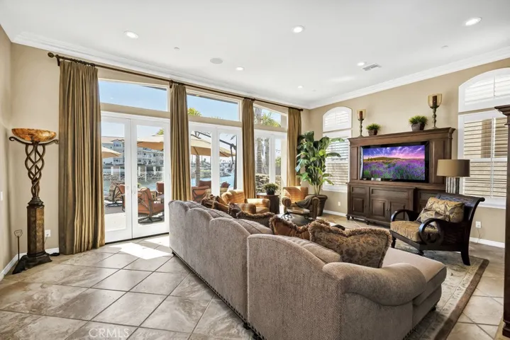 1566 Twin Tides Place, Oxnard, California 93035