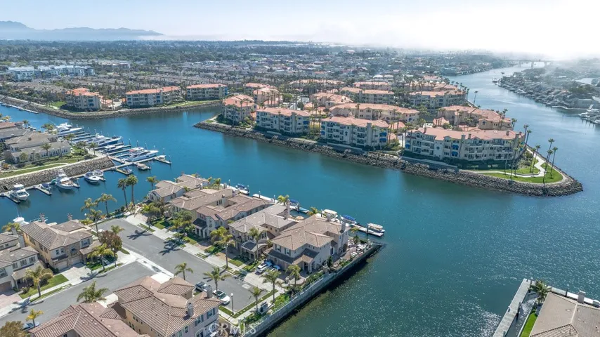 1566 Twin Tides Place, Oxnard, California 93035