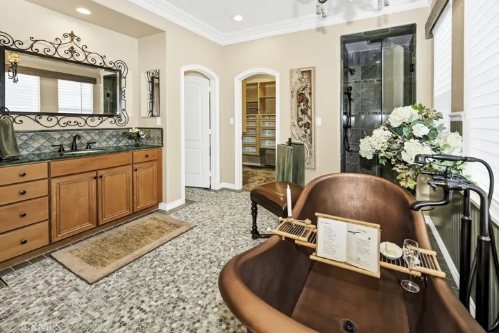 1566 Twin Tides Place, Oxnard, California 93035