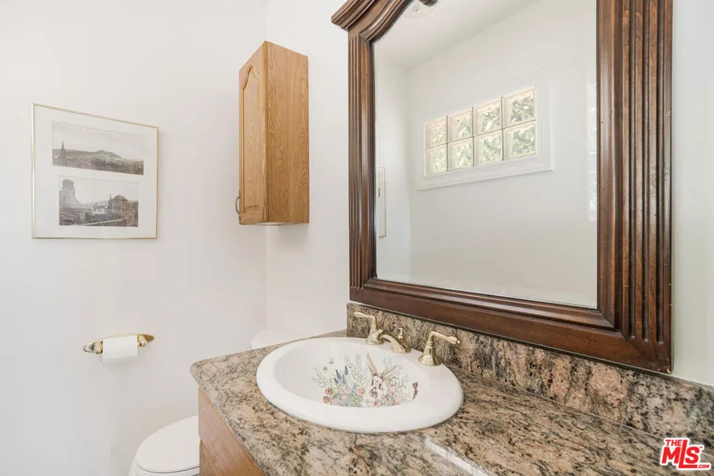 4904 Matula Drive, Tarzana, California 91356 home-pic-26