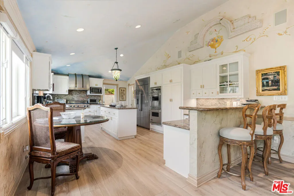 4904 Matula Drive, Tarzana, California 91356 home-pic-13