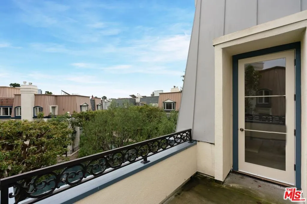 10106 Empyrean Way 303, Los Angeles, California 90067 home-pic-17