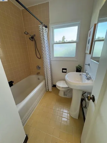 3933 Lincoln Ave, Oakland, California 94602