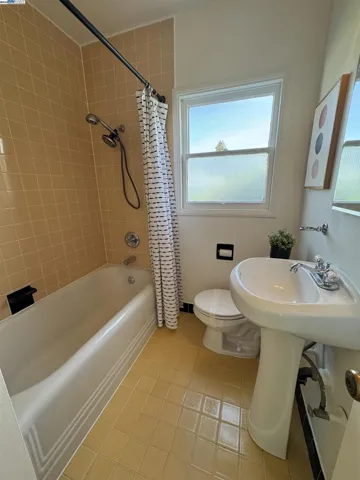 3933 Lincoln Ave, Oakland, California 94602