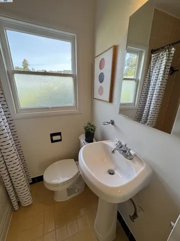 3933 Lincoln Ave, Oakland, California 94602