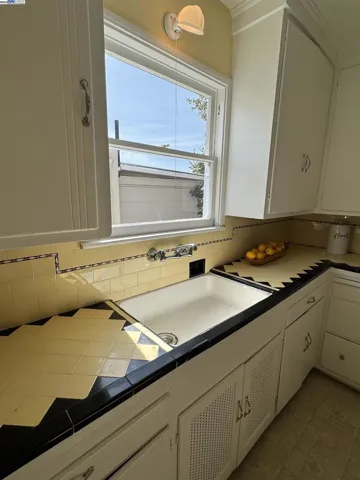 3933 Lincoln Ave, Oakland, California 94602
