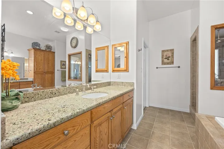 1523 Kuhio Street, Bakersfield, California 93313