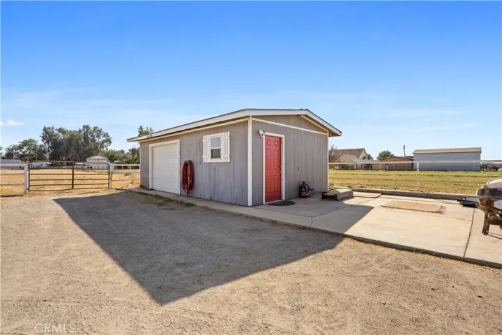 1523 Kuhio Street, Bakersfield, California 93313